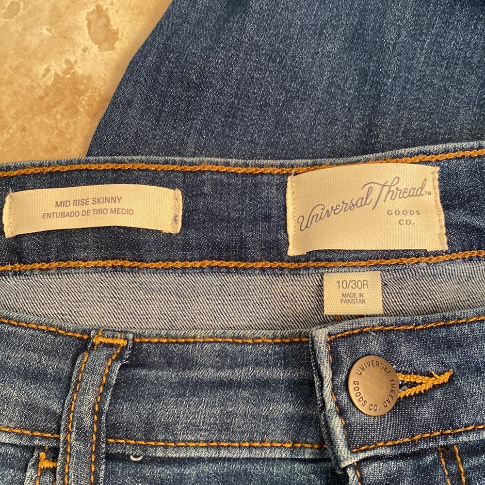 Universal Thread Mid Rise Skinny Jeans - Picture 5 of 6
